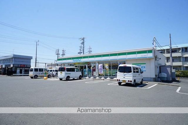 コンビニ　ファミリーマート（コンビニ）まで2617m
