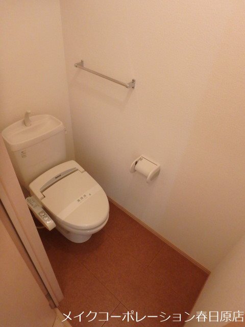 トイレ　写真は同型タイプ