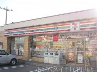 コンビニ　セブンイレブン札幌二十四軒3条1丁目店（コンビニ）まで620m
