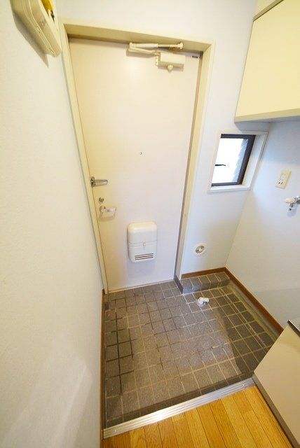 玄関　★下駄箱が大きいので靴が多くても安心です★