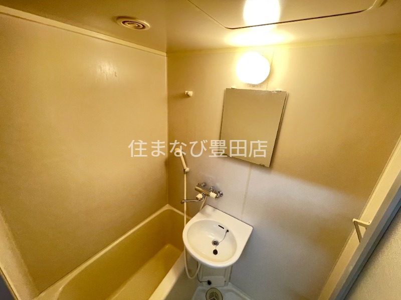 バス・シャワールーム　別室同型写真