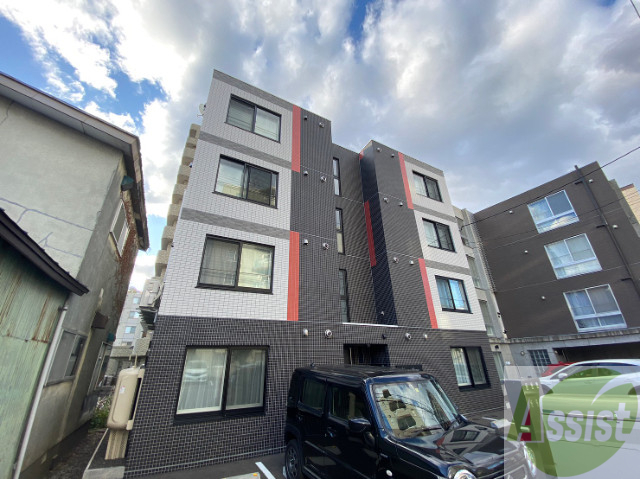 建物外観　札幌市中央区南６条西「ラグジースペース南円山」