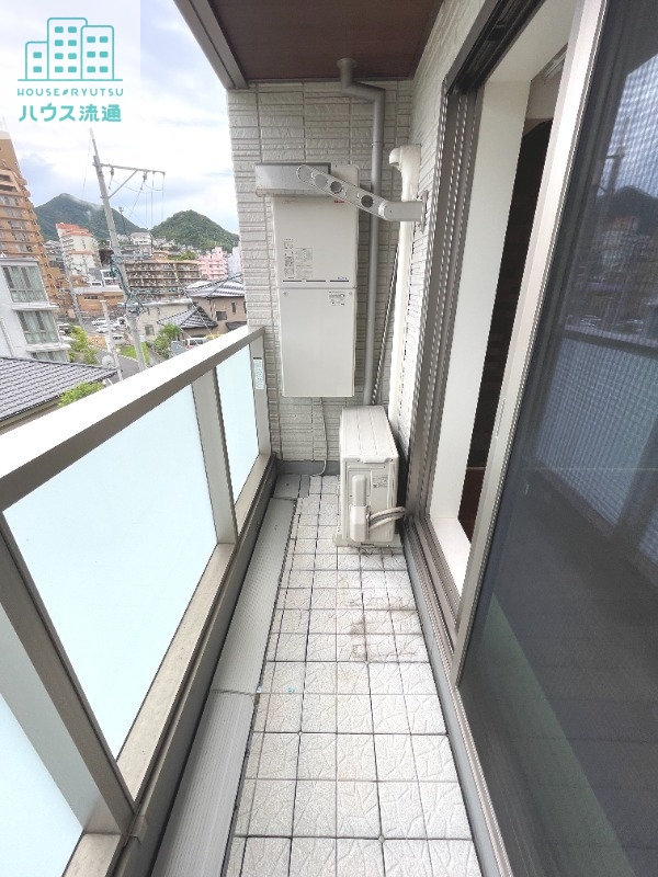 バルコニー　※別号室の写真になります。