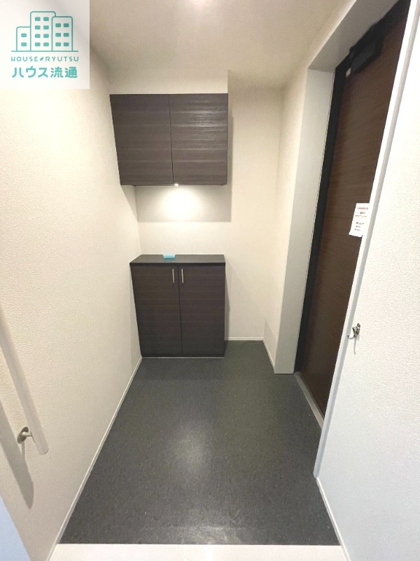 玄関　※別号室の写真になります。