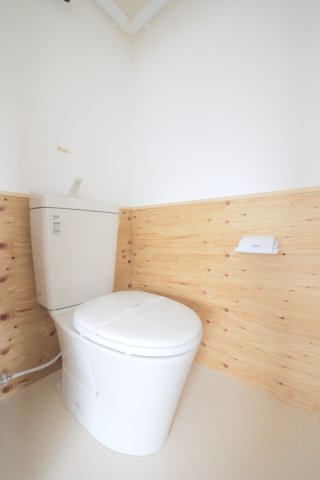 トイレ　※写真は別の部屋のものです。