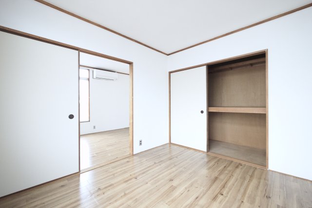 収納　※写真は別の部屋のものです。