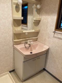 洗面設備　※リフォーム前の写真です