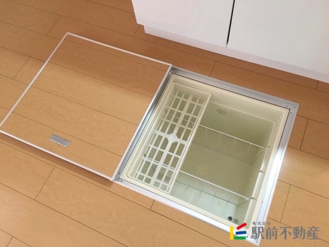 収納　床下収納