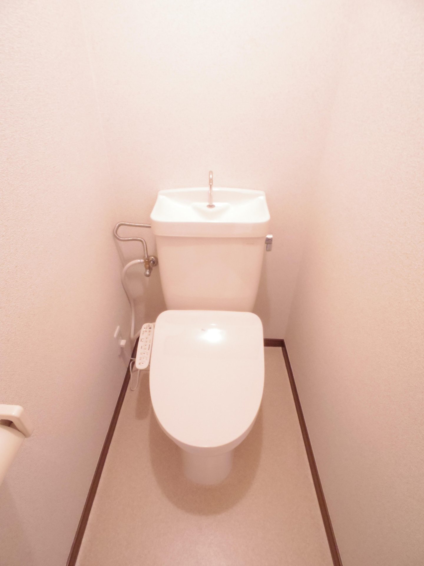 トイレ　※他号室写真です