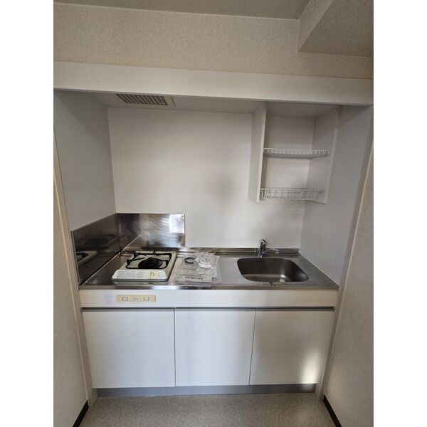 キッチン　室内写真は別部屋の写真です。