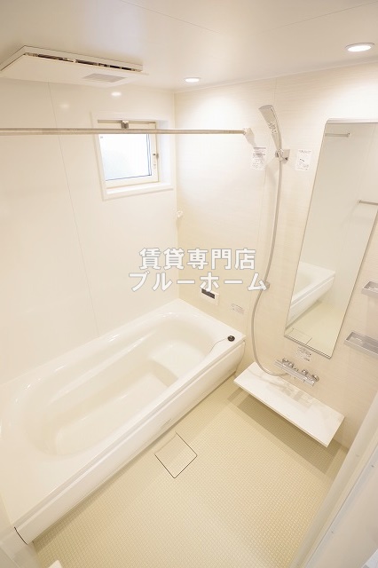 バス・シャワールーム　一坪タイプ！浴室乾燥機・追い炊き機能付きのお風呂です！