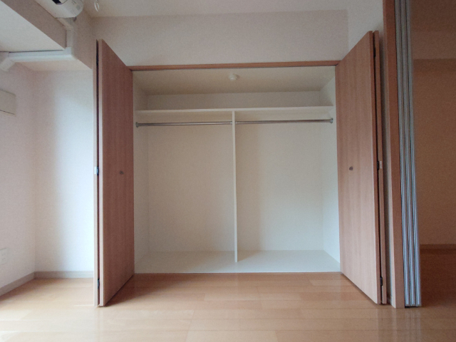 収納　洋室の大きいクローゼット