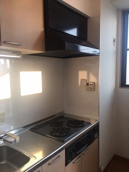 キッチン　※写真は同じマンションの違う部屋のものになります。
