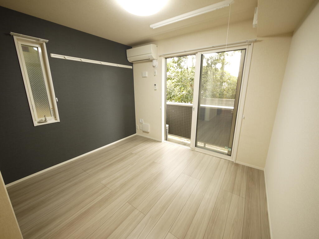 居室・リビング　角部屋です♪南西向きバルコニー