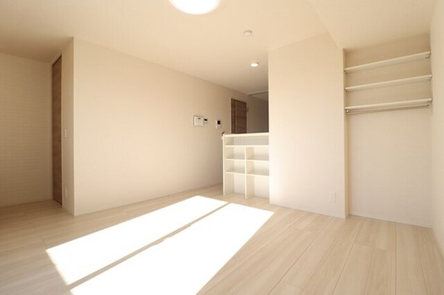 その他　リビング全景（別角度）