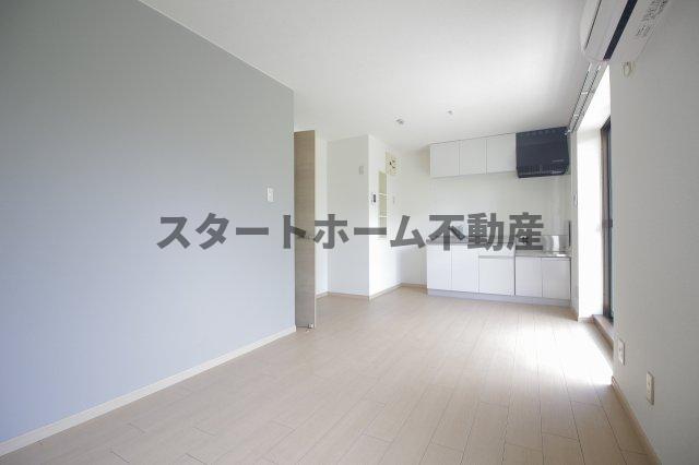 居室・リビング　こちらのリビングで趣味の時間をお楽しみください