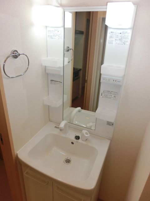 洗面設備　※別号室参考写真です