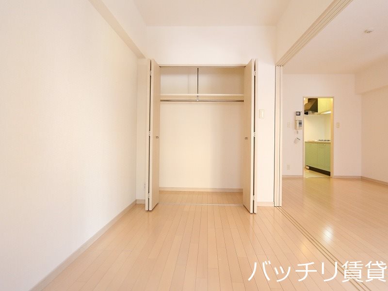 収納　別号室タイプの為、現状を優先いたします