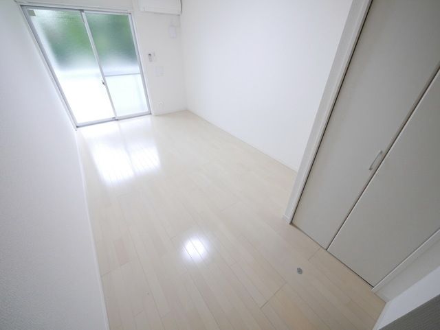 居室・リビング　同物件別部屋写真