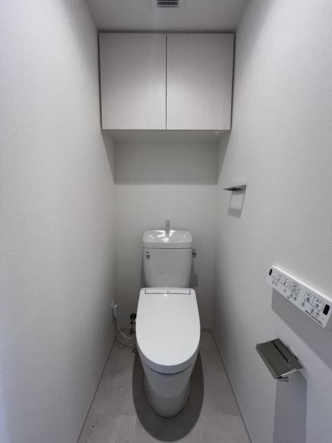 トイレ　※写真は同タイプ住戸です。