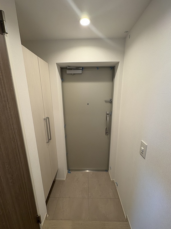 玄関　※別部屋の参考写真です。