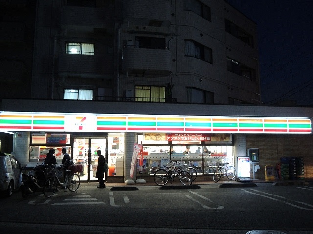 コンビニ　セブンイレブン「横浜北寺尾4丁目店」（コンビニ）まで1070m