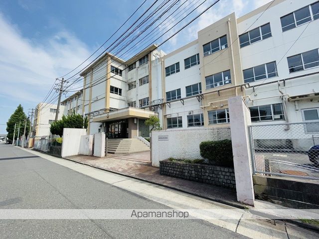中学校　港北中学校（中学校）まで810m