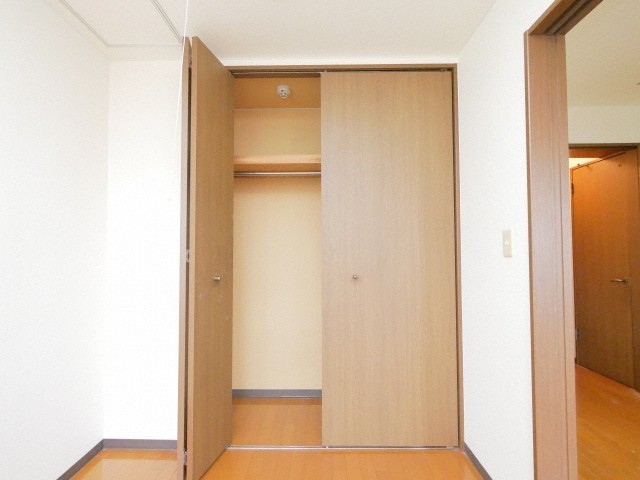 収納　衣類の収納に便利なクローゼットが付いています！