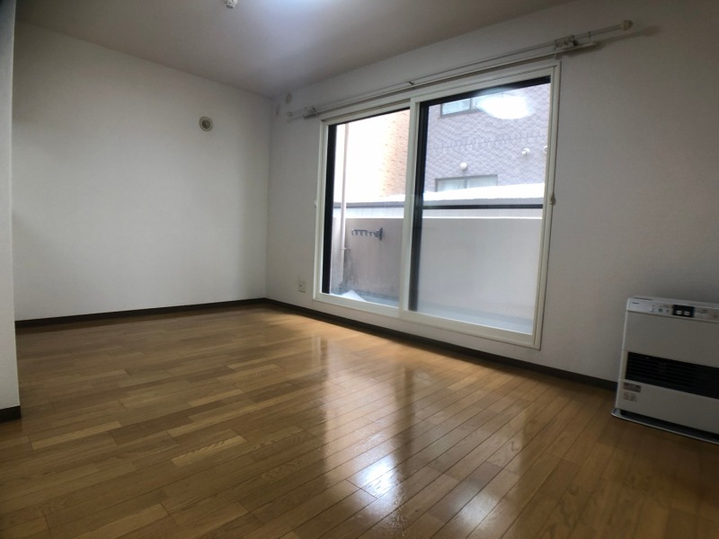 居室・リビング　広くてキレイなお部屋が広がっていて、充実した生活が送れそう。