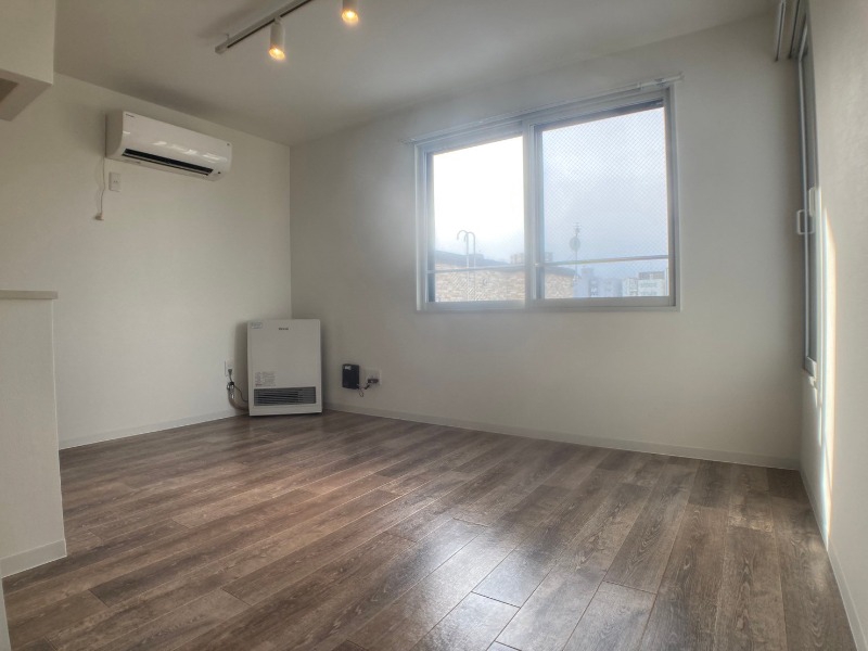 居室・リビング　広くてキレイなお部屋が広がっていて、充実した生活が送れそう。