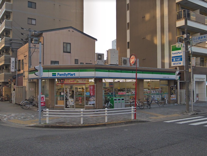 コンビニ　ファミリーマート 名古屋新栄二丁目店（コンビニ）まで110m