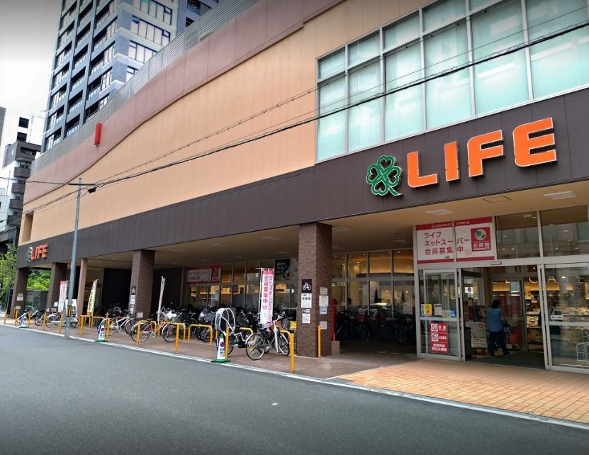 スーパー　ライフ 堺筋本町店（スーパー）まで162m