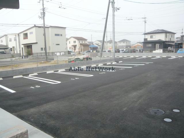 駐車場　駐車場