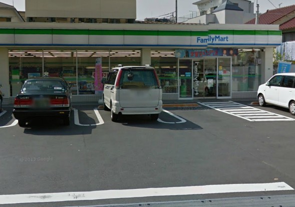 コンビニ　ファミリーマート・中野中央一丁目店（コンビニ）まで621m