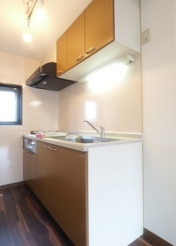キッチン　別部屋の画像を使用しております。