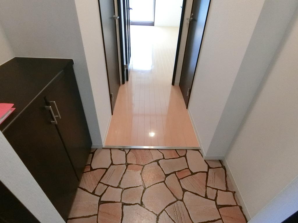 玄関　シューズボックス付です