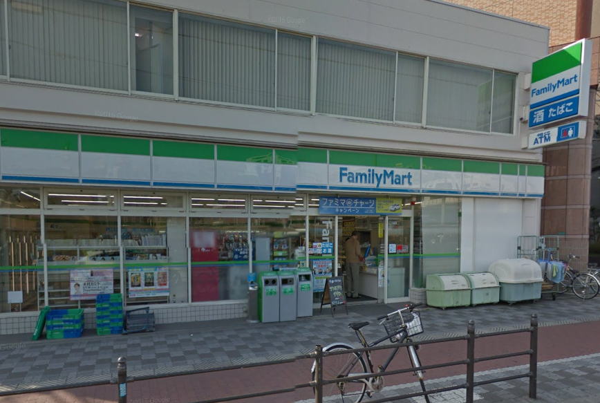 コンビニ　ファミリーマート東淀川駅前店（コンビニ）まで3m