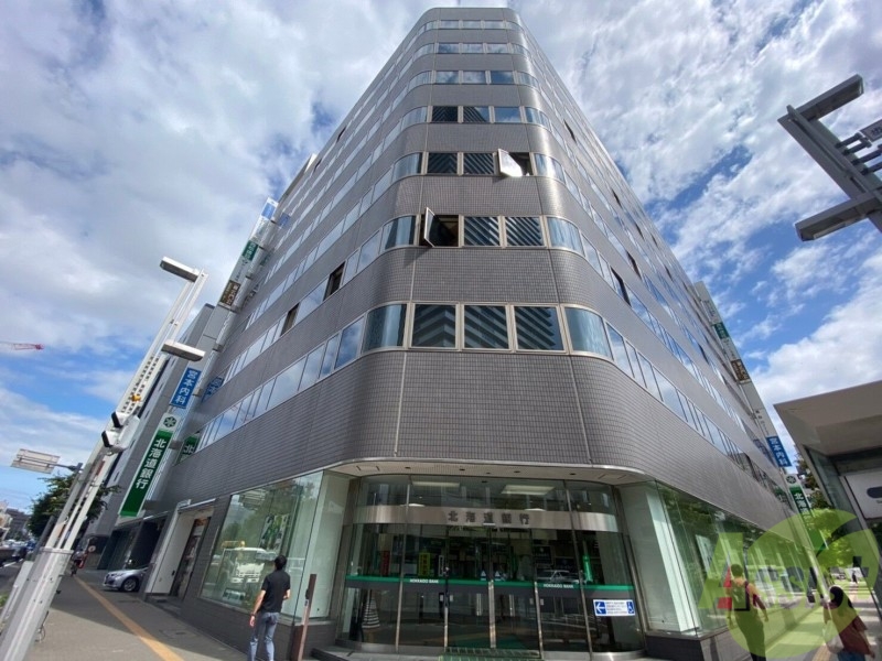銀行　北海道銀行札幌駅北口支店（銀行）まで459m