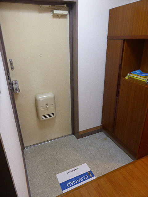 玄関　他号室写真の為、実際とは異なる場合がございます。現状優先