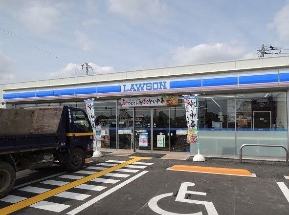 コンビニ　ローソン鴻巣広田南店（コンビニ）まで80m