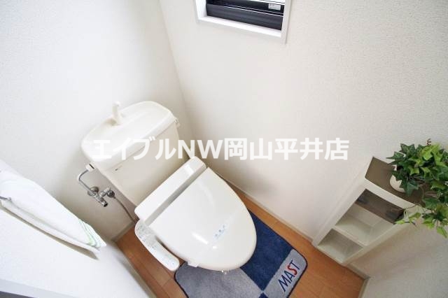 トイレ　温水洗浄便座