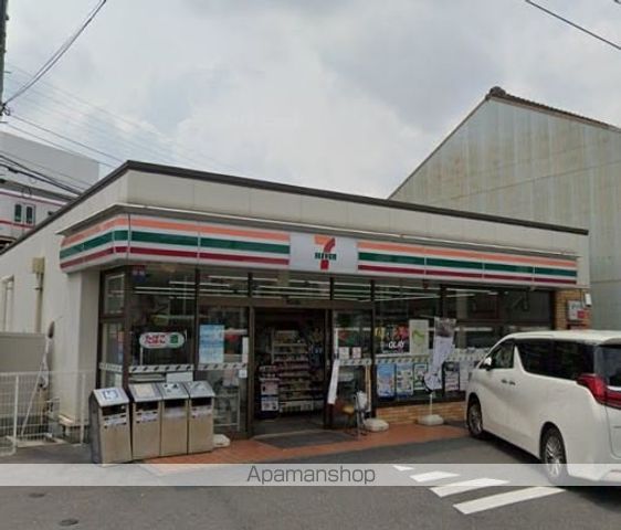 コンビニ　セブンイレブン（コンビニ）まで437m