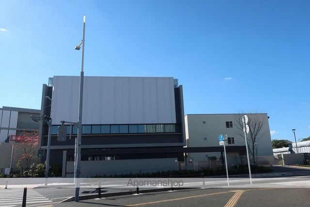 小学校　習志野市立谷津小学校（小学校）まで366m