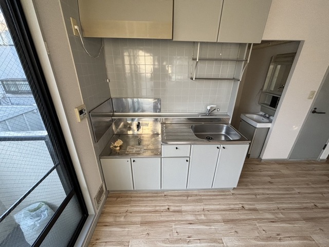キッチン　別部屋参考写真です