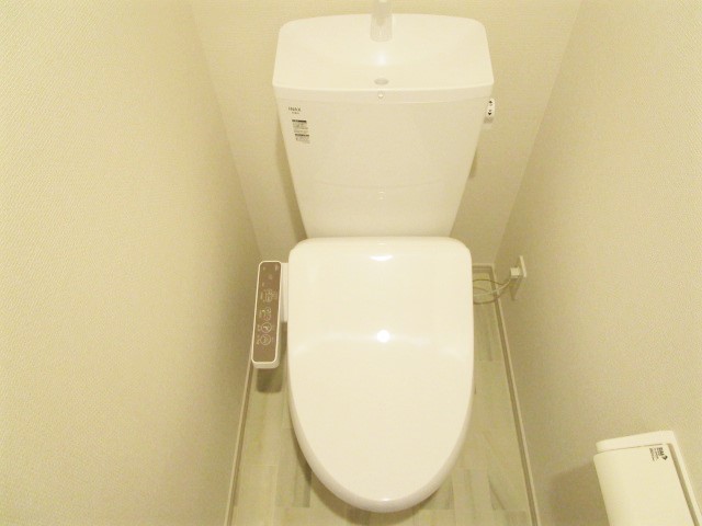 トイレ　同施工会社の参考写真です。
