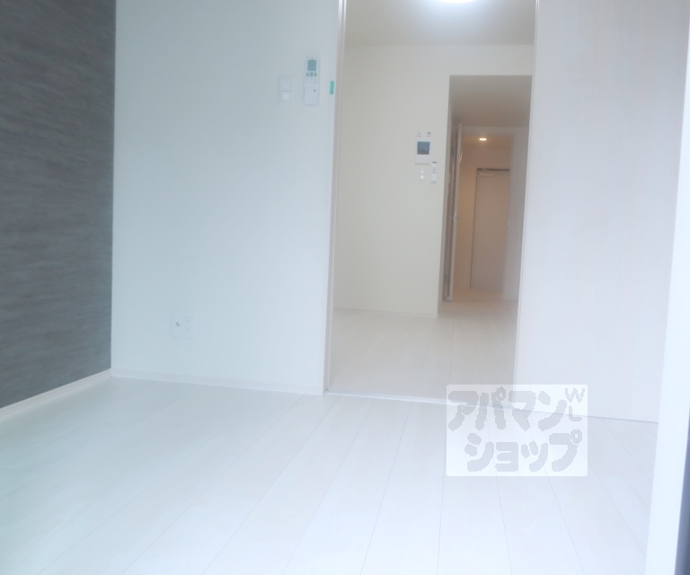 Shin Residence 京都の居間写真