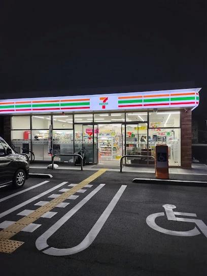 コンビニ　セブンイレブン 鳥取卯垣店（コンビニ）まで786m