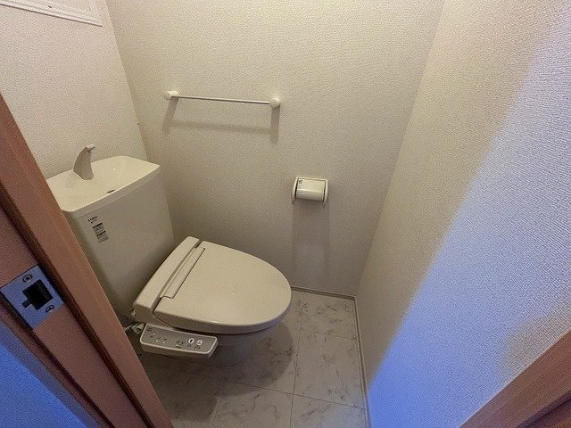 トイレ　落ち着いたトイレです