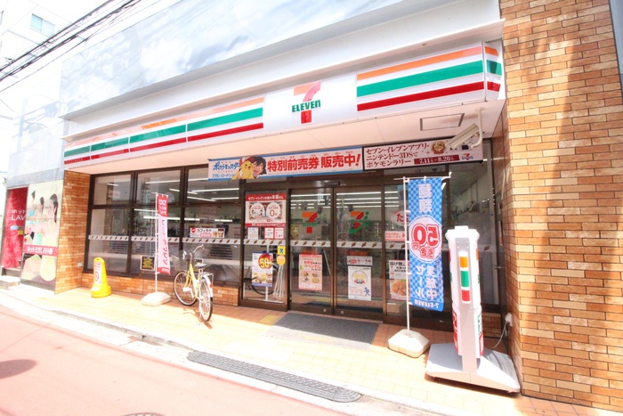 コンビニ　セブンイレブン（コンビニ）まで627m
