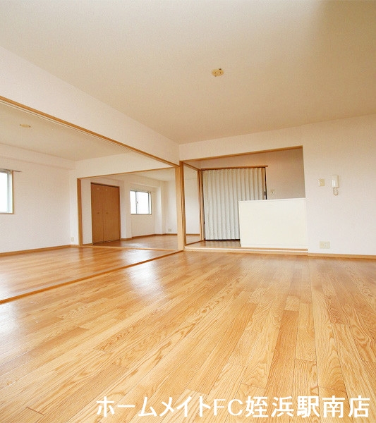 居室・リビング　★全住戸角部屋仕様！★参考写真